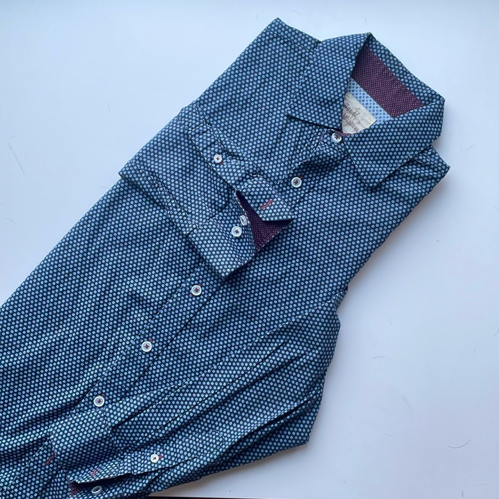 Button-down Fitted Shirt - Dark Blue subtle light Blue Flower
